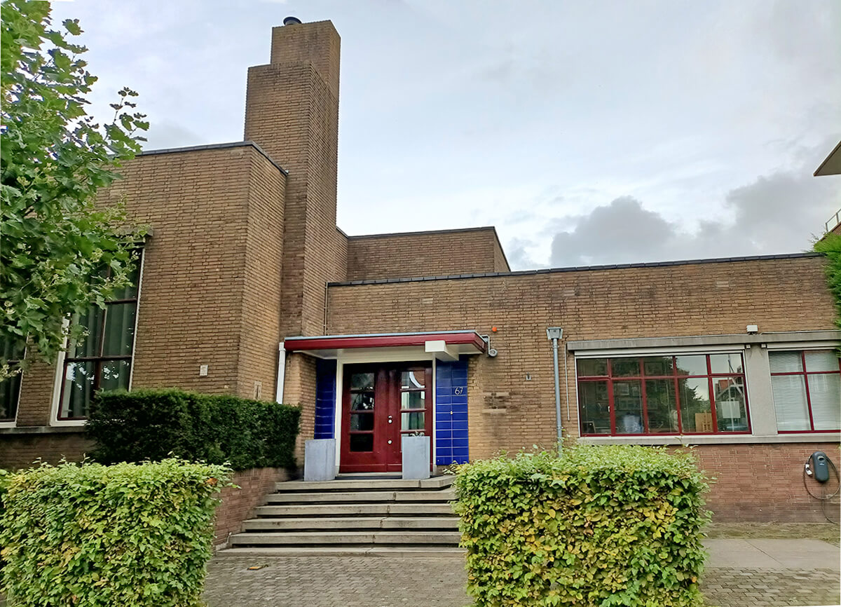 Gekleurde stalen kozijnen jaren dertig