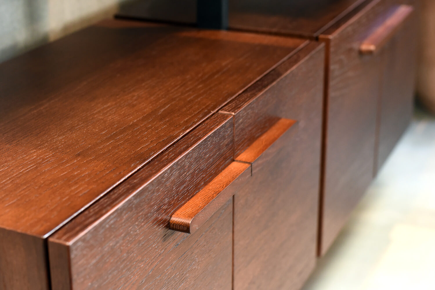 kast-kantoor-hout-staal-luxe