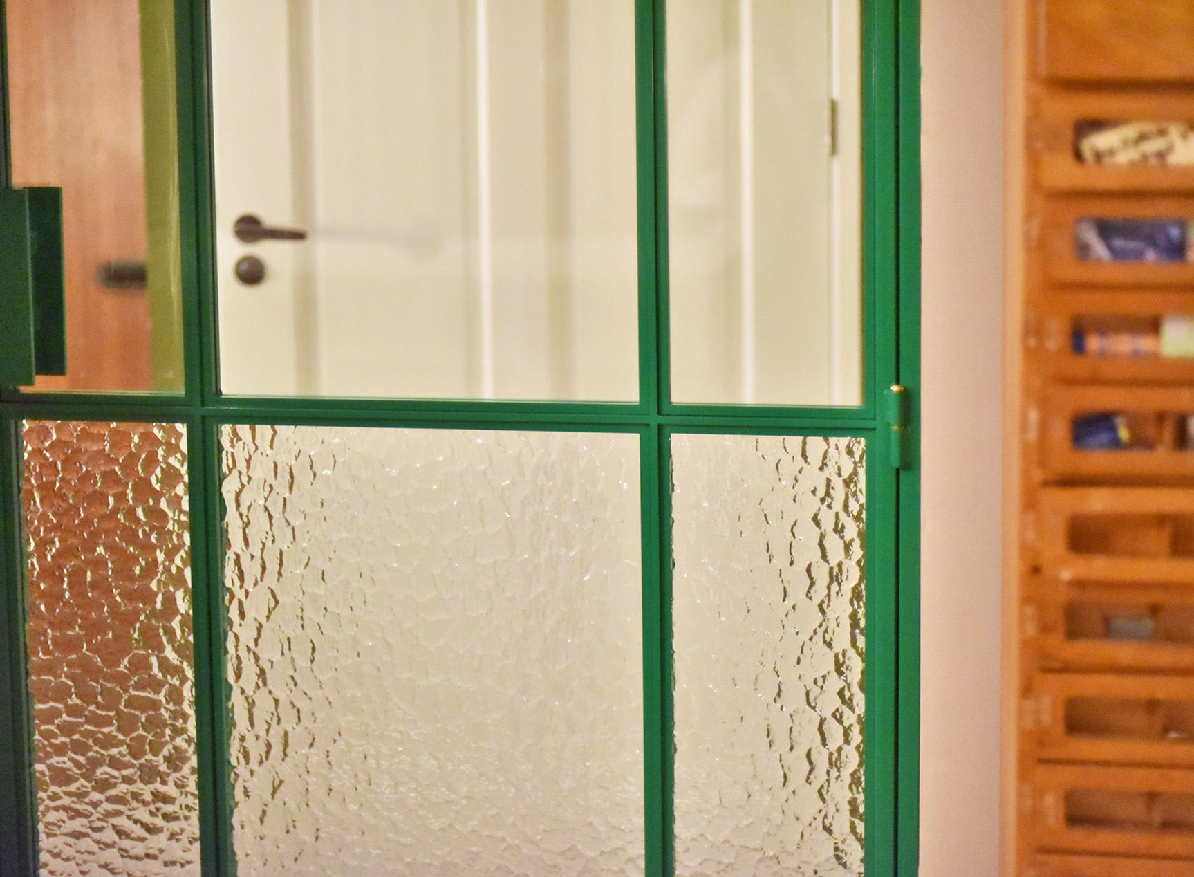stalen-design-deur-groen